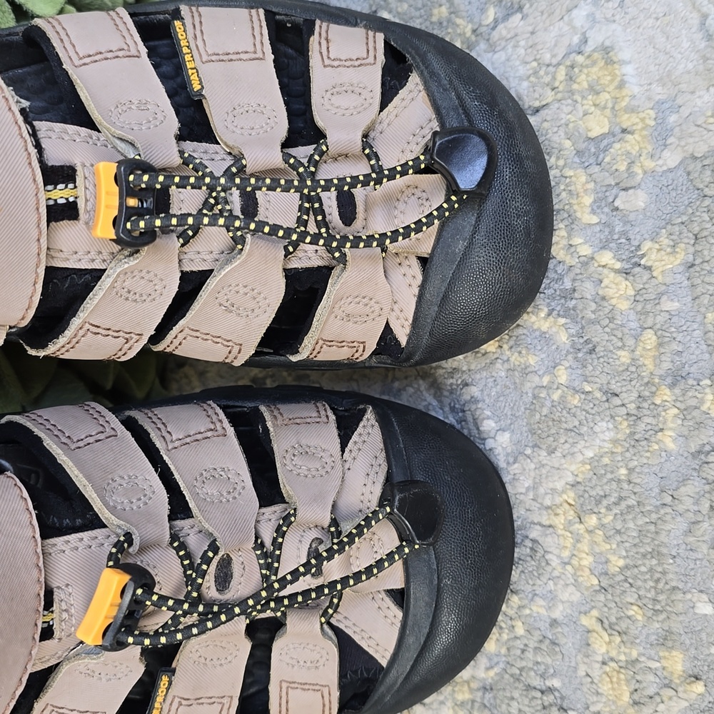 Keen Newport H2 Sandals - YOUTH Size 4 - Picture 3 of 15